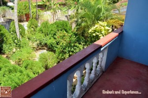 32 - Dilu's Homestay - East N' West on Board  
