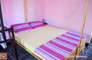 41 - Dilu's Homestay - East N' West on Board   