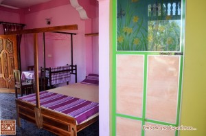 44 - Dilu's Homestay - East N' West on Board   