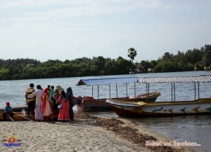 114 - East N' West on Board - Excursions in Batticaloa  
