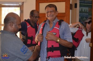 46 - East N' West on Board - Excursions in Batticaloa 