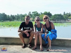 80 - East N' West on Board - Excursions in Batticaloa 
